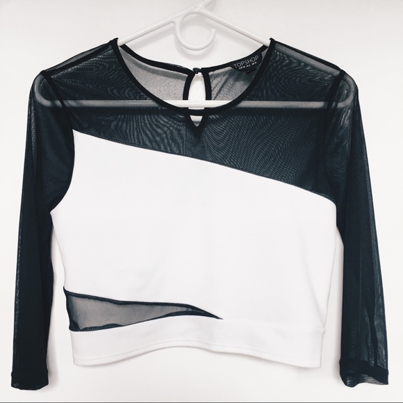 Topshop Tops - 🖤Topshop crop top🖤
